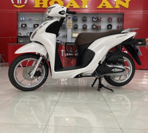 xe Vision 2023 trắng