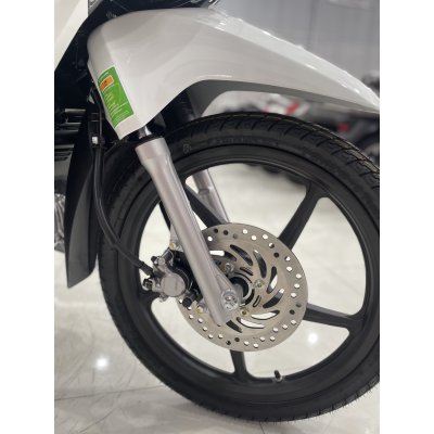 xe Future trắng đen 2023