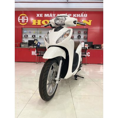 xe Vision 2023 trắng