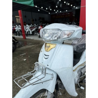xe dream trắng 125 2023