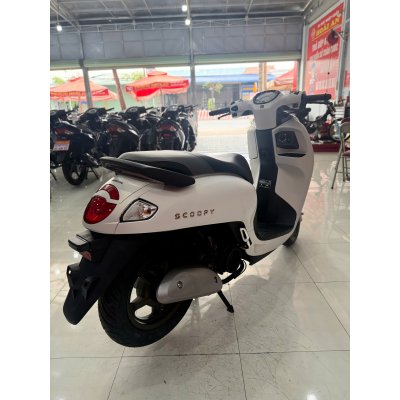 XE SCOOPY 2025 TRẮNG ĐEN
